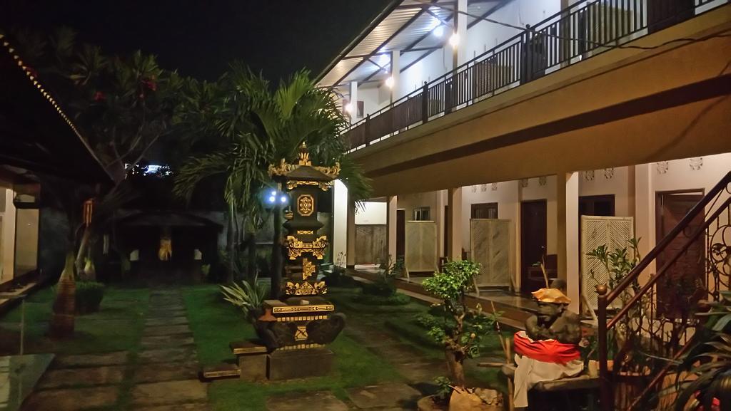Puji Homestay Mataram Exterior photo