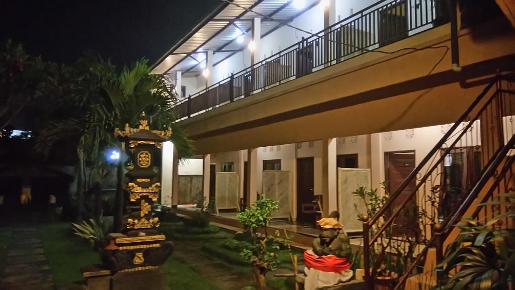Puji Homestay Mataram Exterior photo