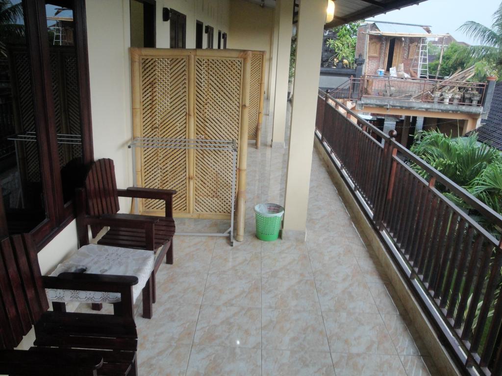 Puji Homestay Mataram Exterior photo